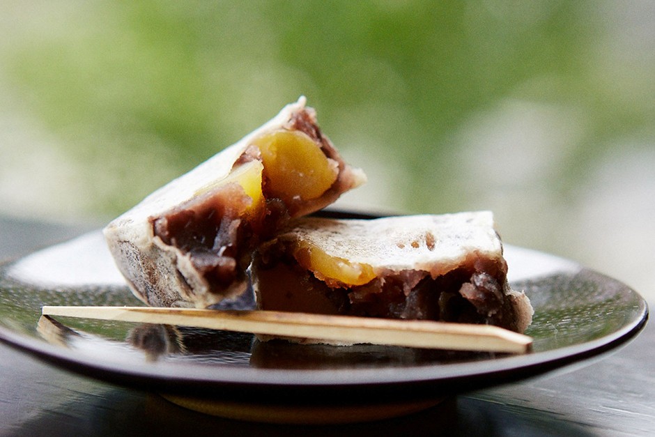 Wagashi (Japanese confectionery) reflects the changing seasons