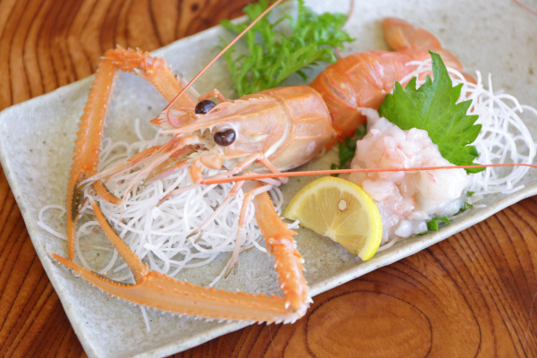 Delicacies from Japan's deepest bay in Heda Spider Crabs and Freshwater  Prawns : SHUNGATE