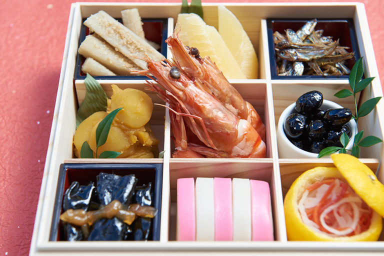 Osechi—the New Year’s Cuisine with Ingredients Said to Attract Good Luck