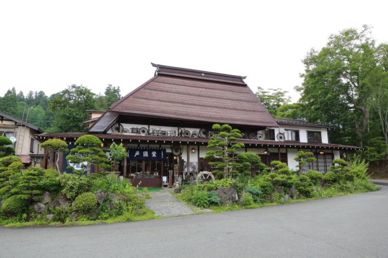 戸隠そばが食べられる「戸隠堂」